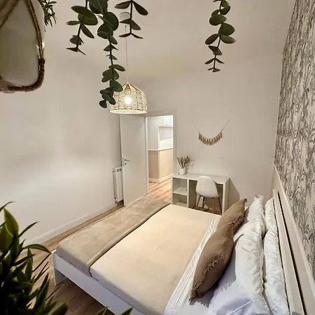 Apartment Domoi *